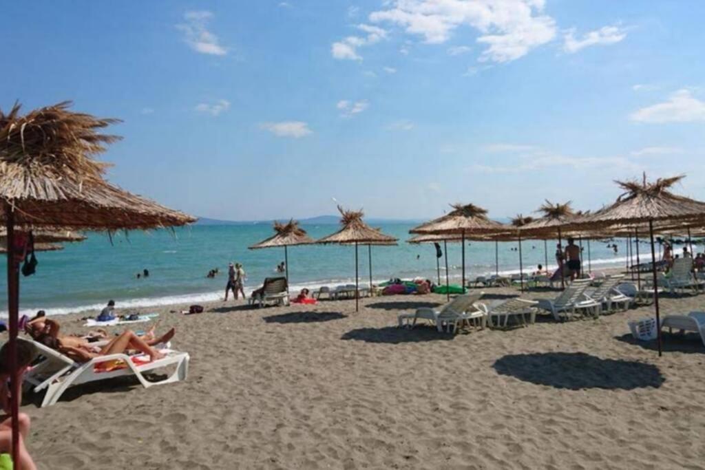 Seaview Apartment - Clara Sarafovo - 100M To Sea Бургас Экстерьер фото